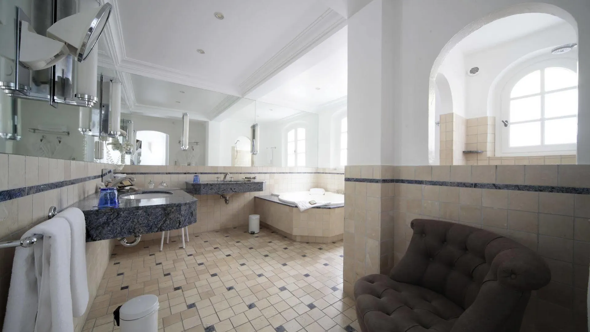 Hotel & Restaurant Alain Llorca La Colle-sur-Loup 4*,