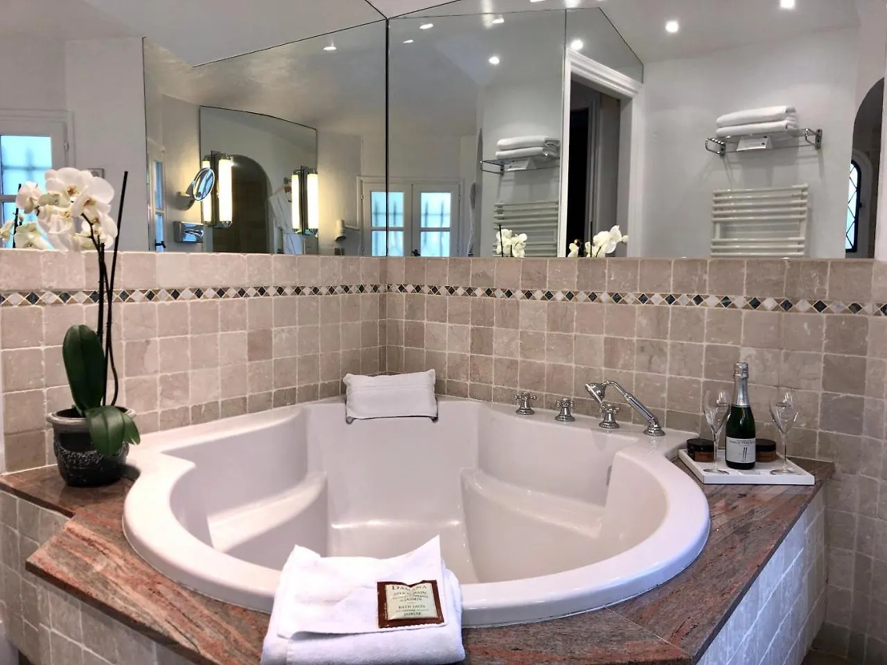 Hotel & Restaurant Alain Llorca La Colle-sur-Loup